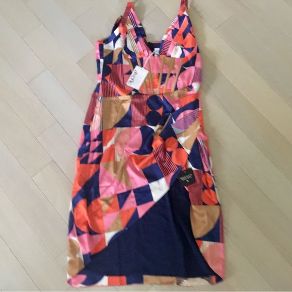 Averie Sweetheart Bodycon Midi Dress - Picture 7 of 14